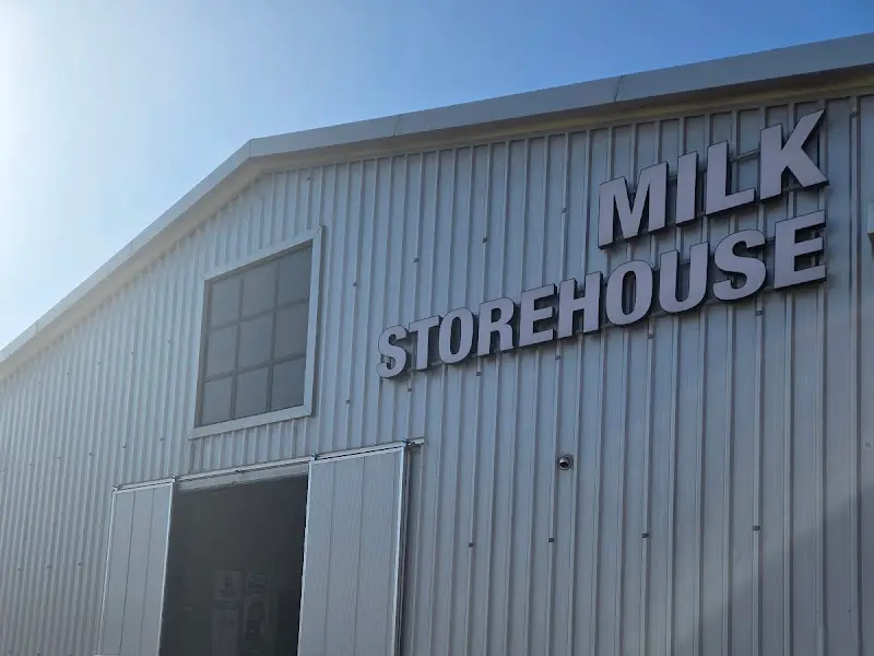 우유창고 건물 외관