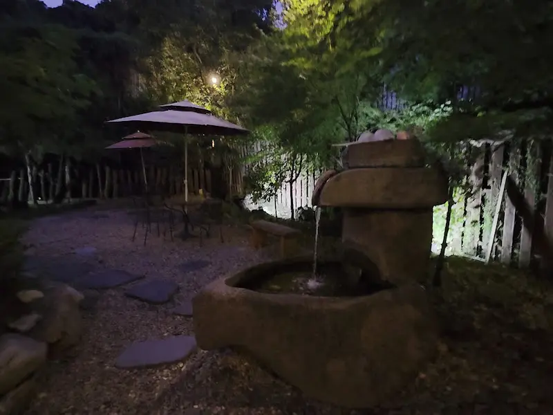 온더브레드 야외 정원