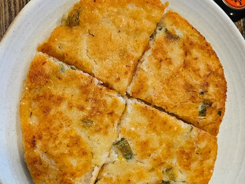 노릇노릇 구워져 나온 빈대떡