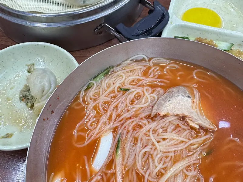 초량밀면 가게 내부 모습