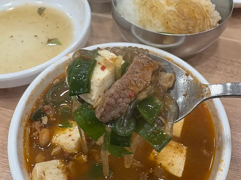 참한우식육식당의 깊은 맛이 일품인 된장찌개