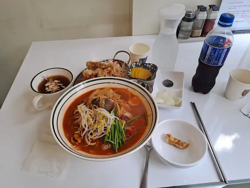 수라상 차돌짬뽕