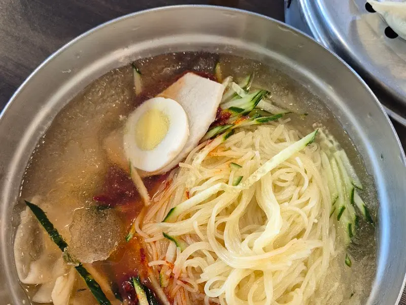 물밀면 근접 사진