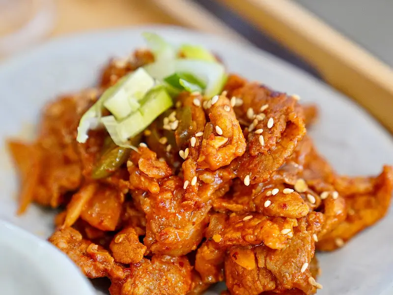 윤기가 자르르 흐르는 제육볶음