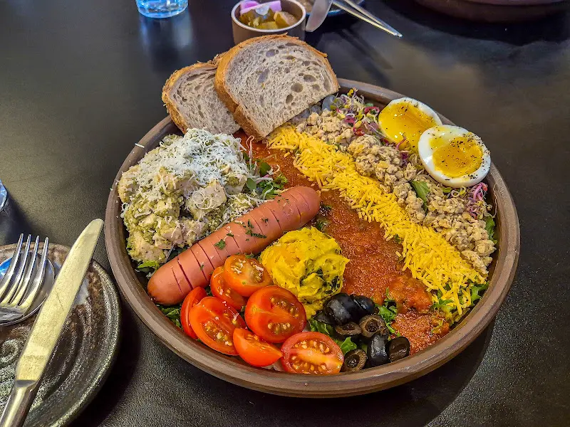 쿠스쿠스 바질 치킨 샐러드 볼