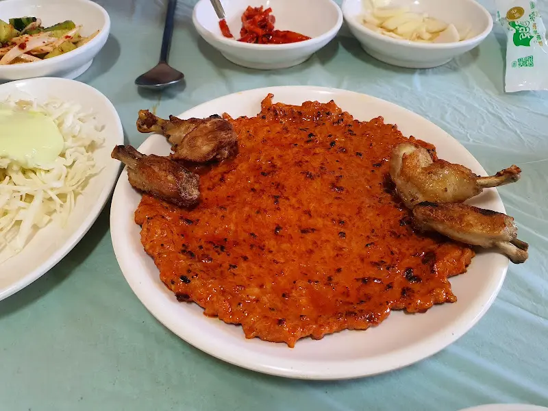 윤기가 좔좔 흐르는 닭불고기