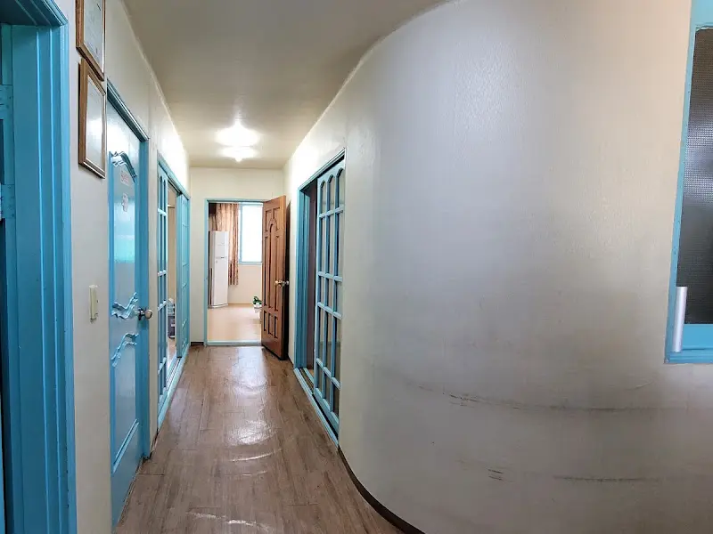 식당 내부 복도