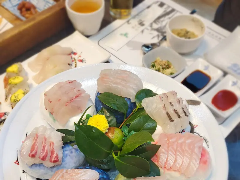 싱싱한 회 한 상 차림