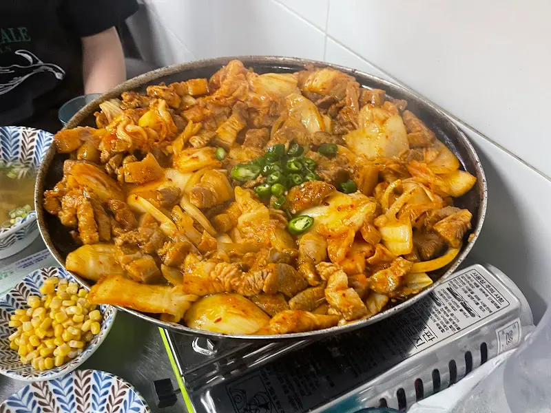 돼지김치구이 전체샷