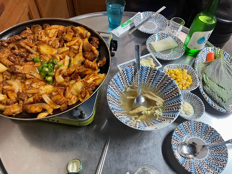 돼지김치구이와 술