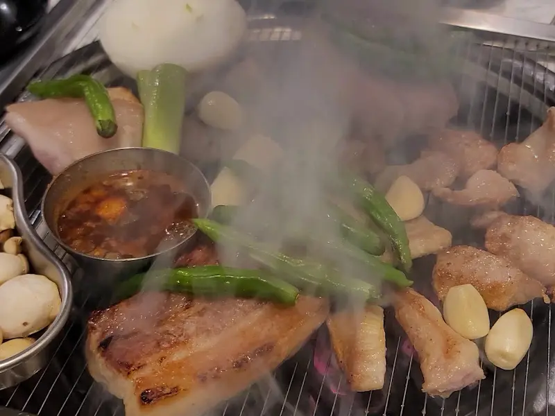 고기 굽는 모습