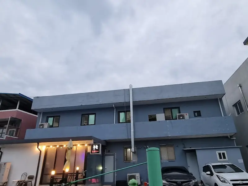 두툼숯불구이 건물