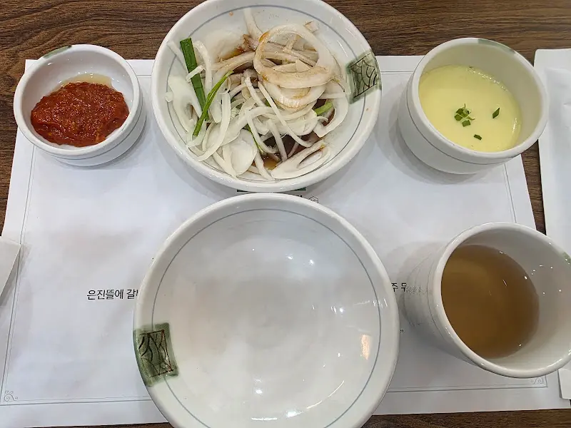 깔끔한 테이블 세팅