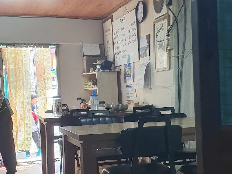 고향칼국수 내부 모습