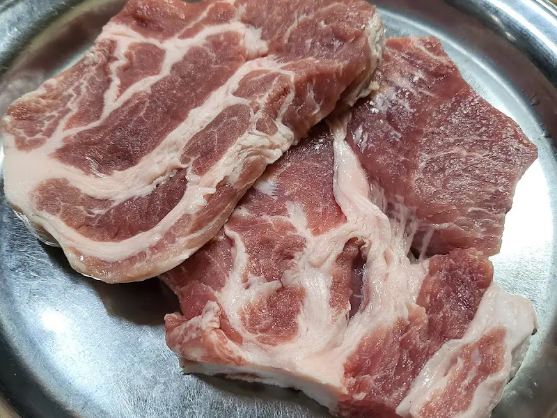 육즙 가득한 목살