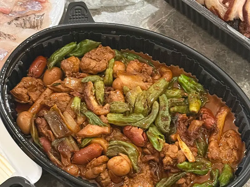 꽈리고추, 닭고기, 분모자, 메추리알이 푸짐하게 들어간 닭볶음