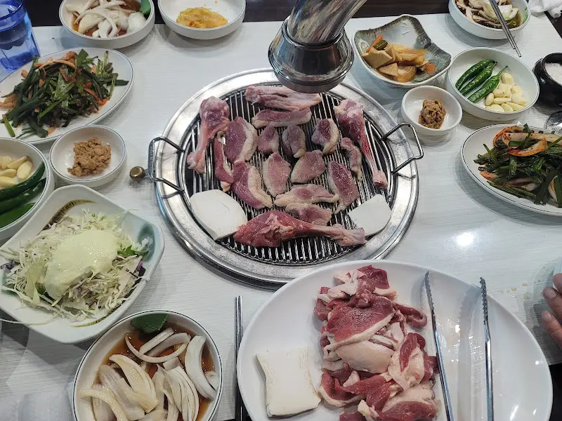 오리구이 한 상 차림