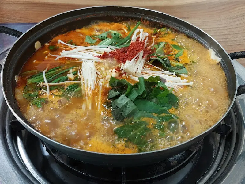 보글보글 끓는 추어탕