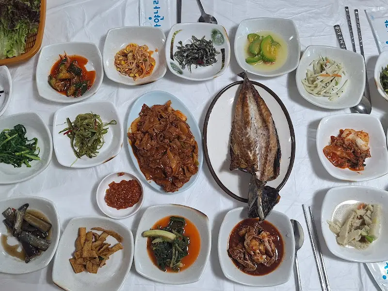 푸짐한 백반 한 상 차림