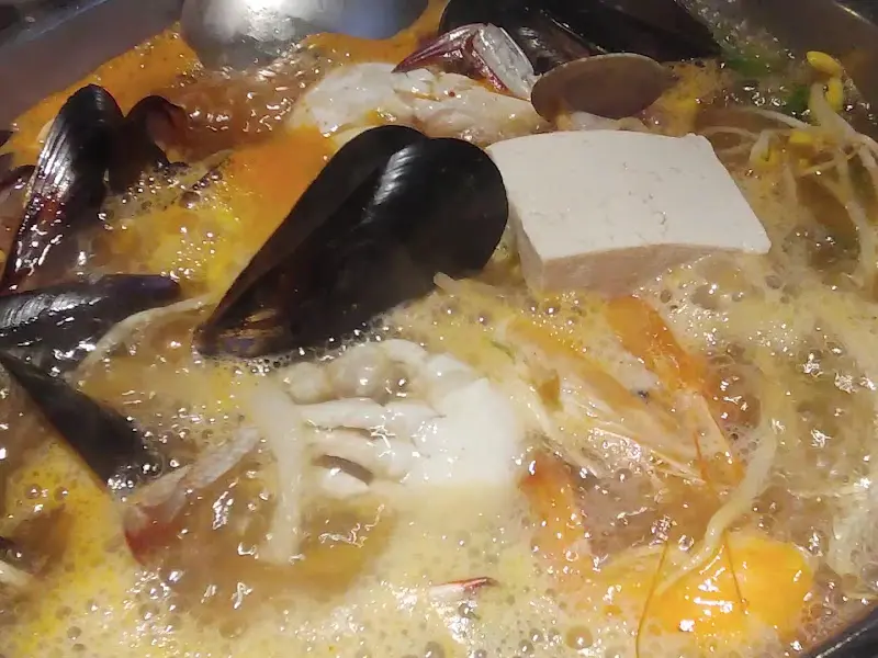 해물이 듬뿍 들어간 해물탕