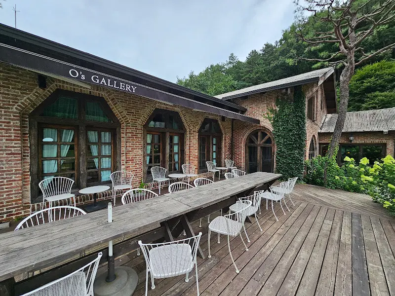 오스갤러리 외부 테라스