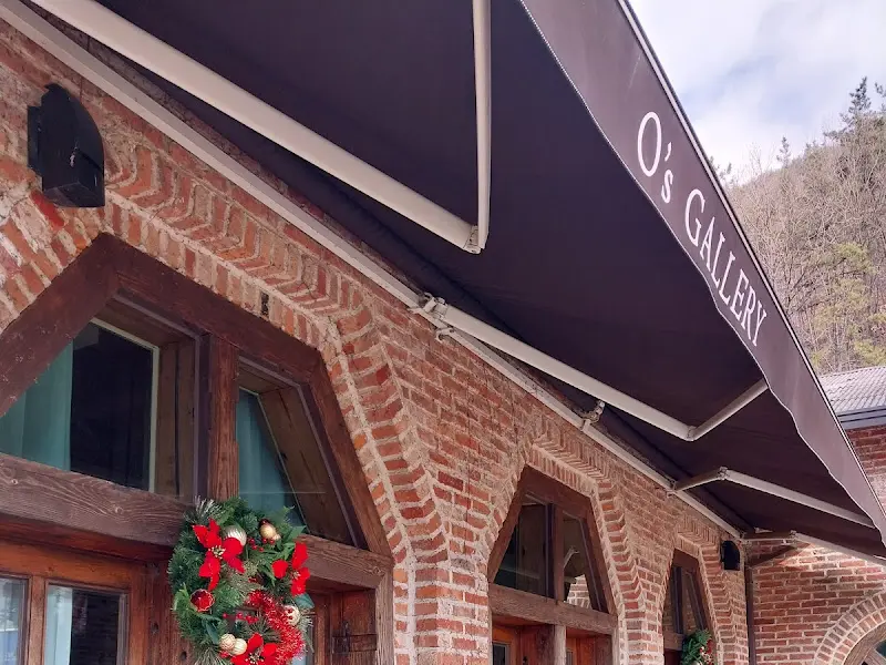 오스갤러리 간판