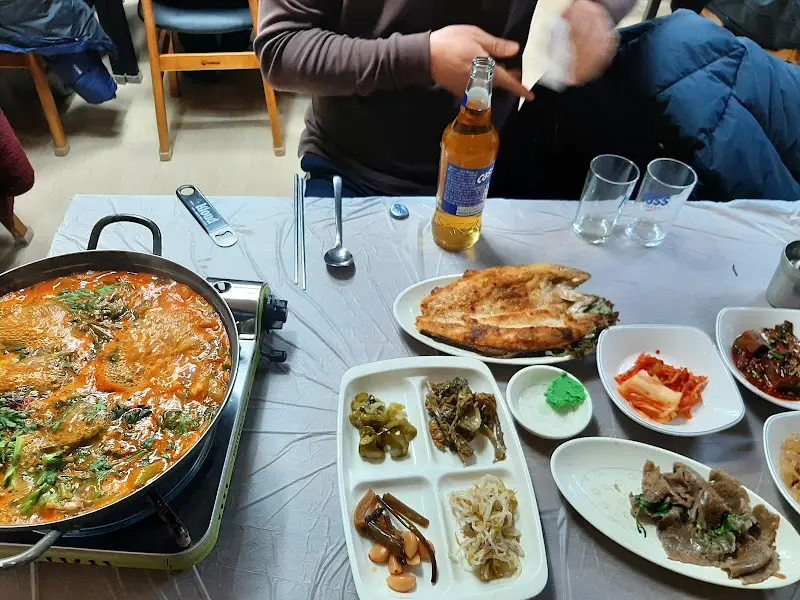 매운탕과 산천어구이