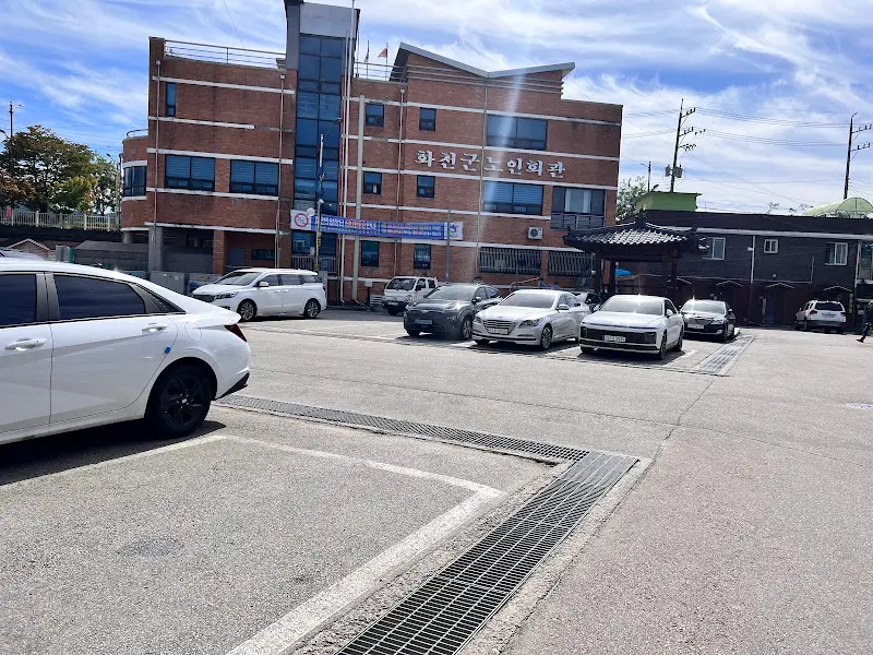 천일막국수 앞 주차 공간