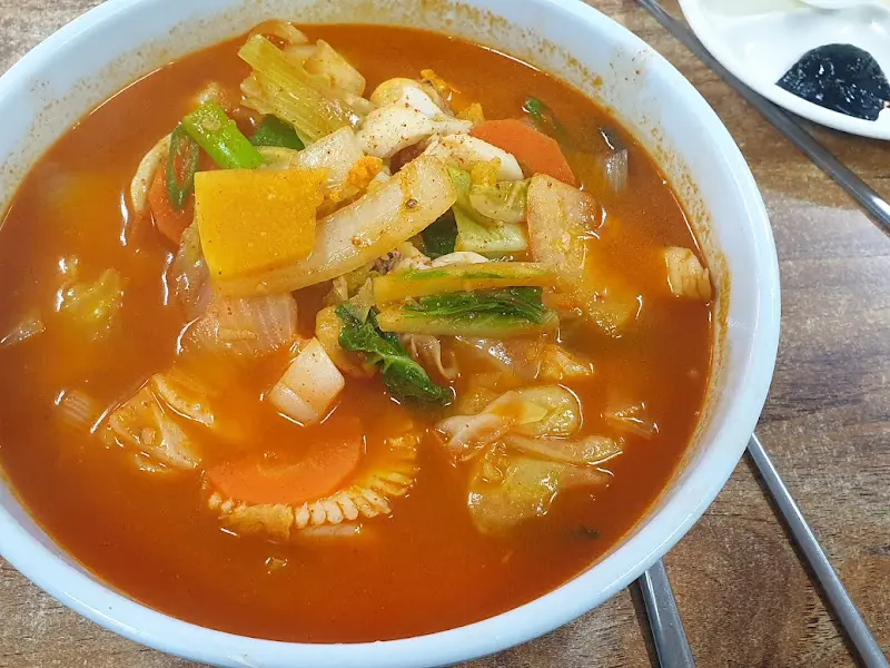 채소가 듬뿍 들어간 짬뽕
