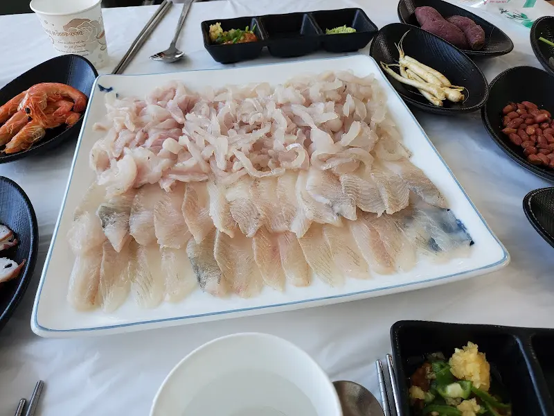 싱싱한 회 모듬