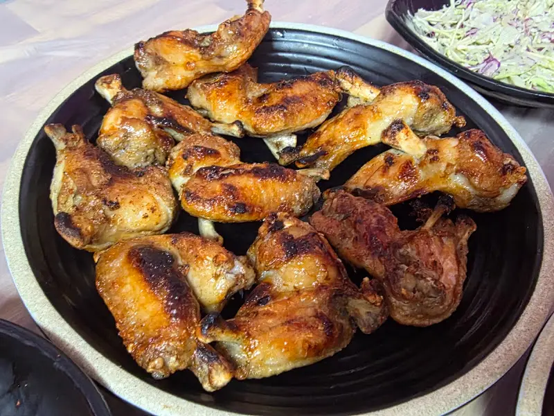 윤기가 좔좔 흐르는 닭봉 날개 야키토리