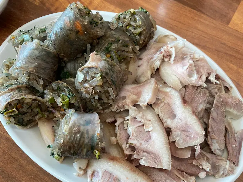 수육과 순대가 함께 나오는 메뉴