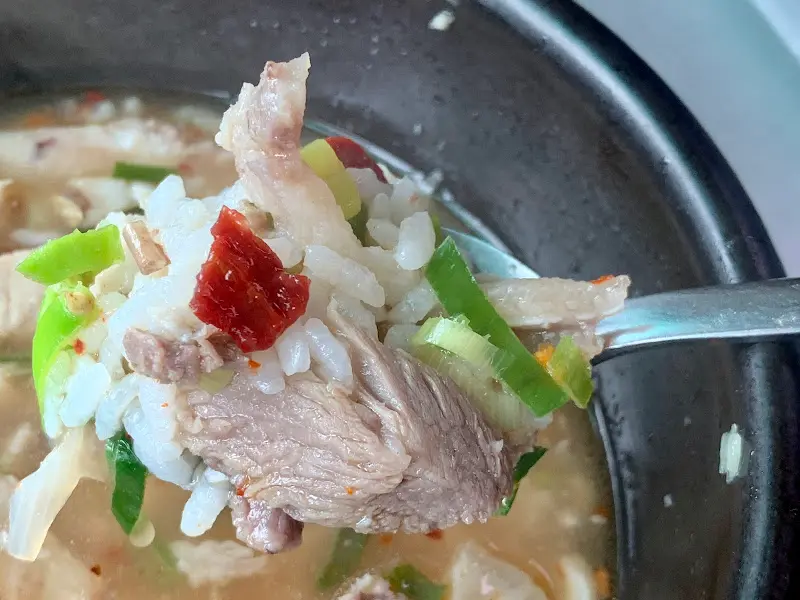 밥과 함께 떠먹는 순대국밥