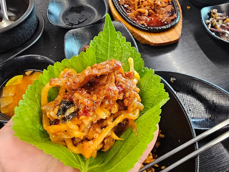 쌈에 싸 먹는 제육볶음