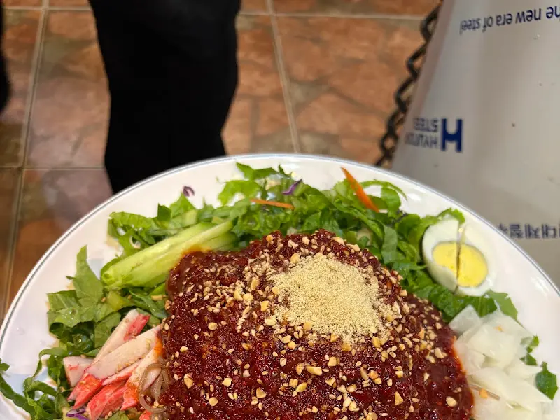 매콤달콤 막국수