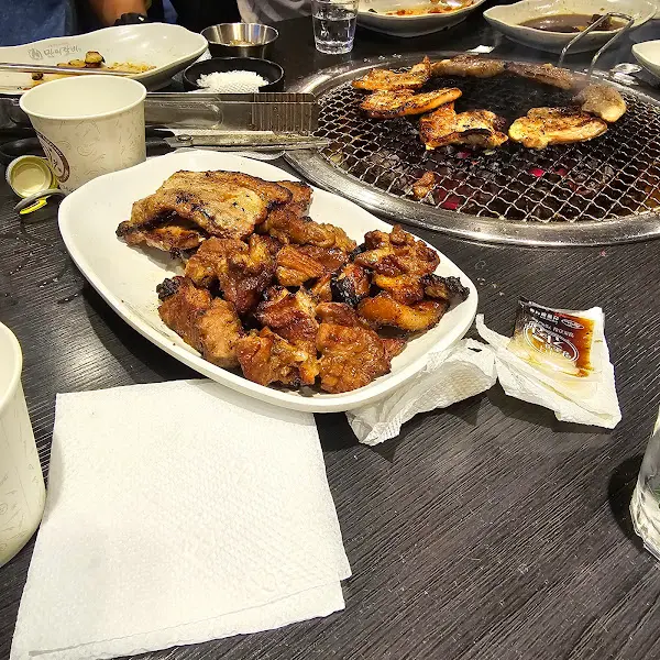 푸짐한 돼지갈비 한 상