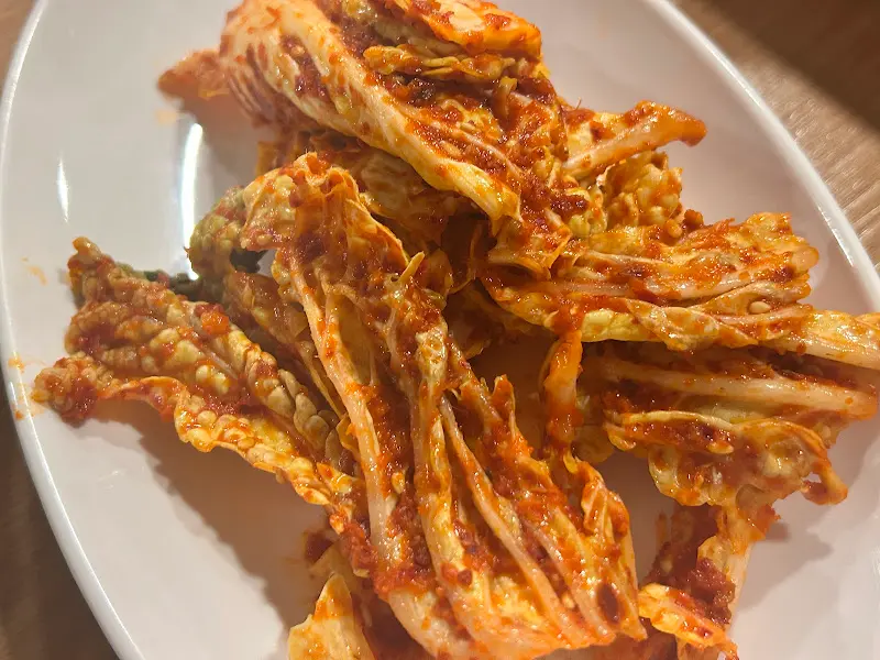 매콤하면서도 아삭한 김치는 족발, 보쌈과 환상의 궁합을 자랑한다.