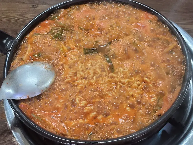 보글보글 끓는 짜글이