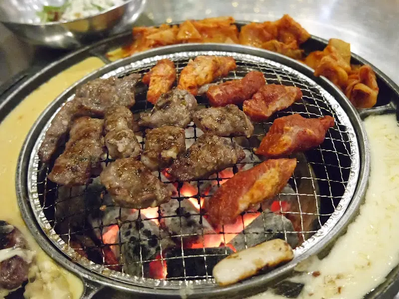 불판 가득한 고기