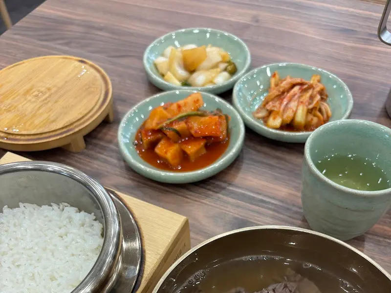 찰솥밥과 밑반찬