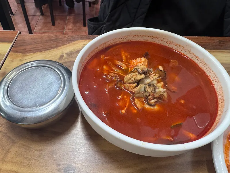 굴짬뽕의 푸짐한 양