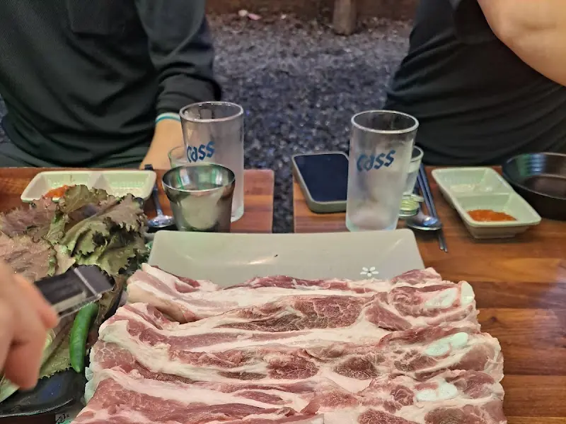 꽃삼겹살과 쌈 채소