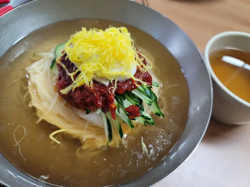 살얼음 동동 물밀면