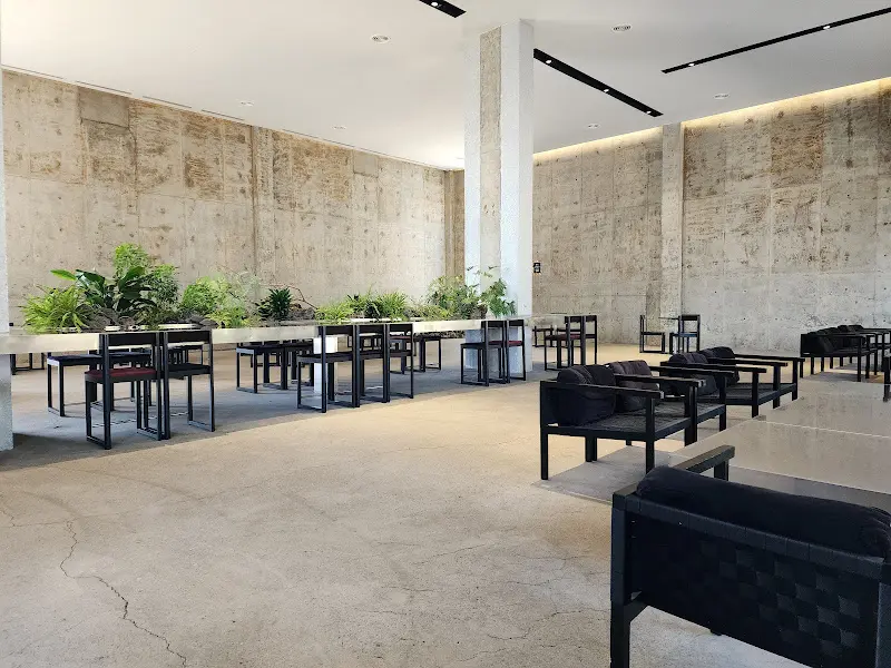 카페 내부 테이블