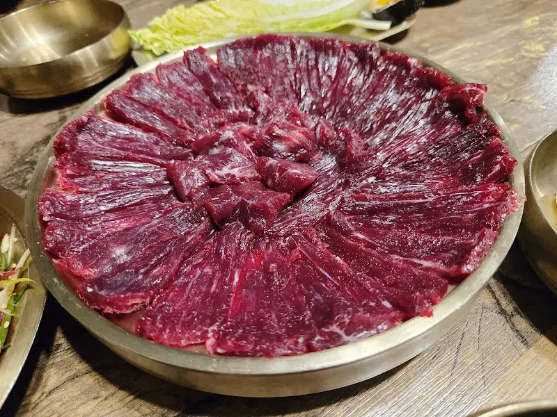 신선한 뭉티기의 자태