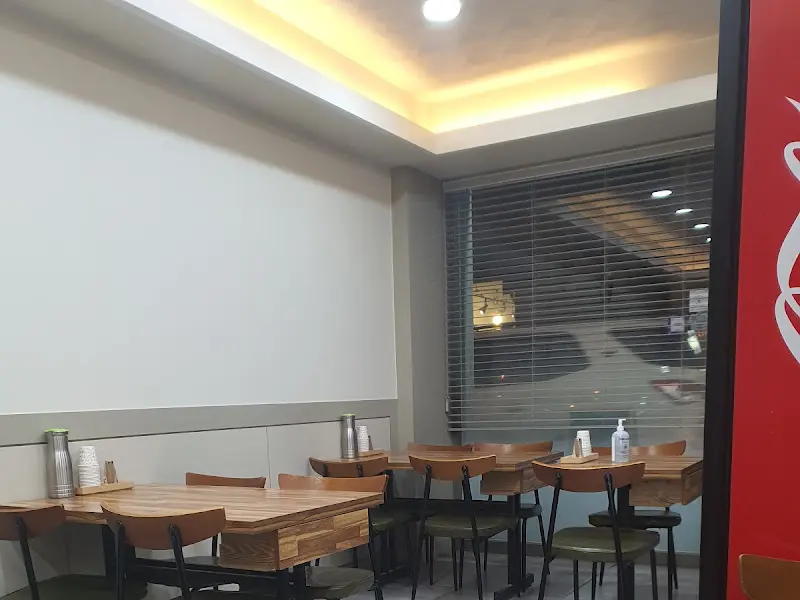 깔끔한 매장 내부