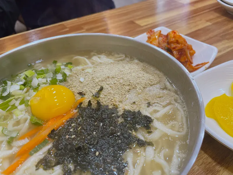 들깨 칼국수 비주얼