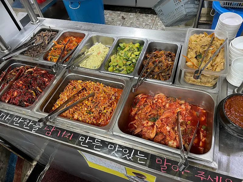 진미기사식당 반찬 셀프 코너