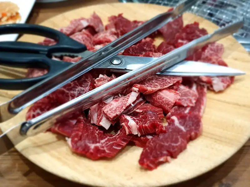 숯불 위에 올려진 한우