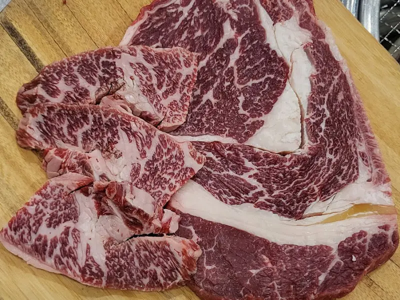 마블링이 돋보이는 등심